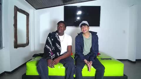 Snapshot of icevermilk chatting on 1, 11, 2025 THOMAS AND DAMIAND online show from 1, 11, 2025