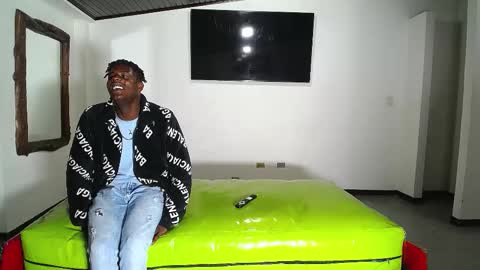 Snapshot of icevermilk chatting on 3, 11, 2025 THOMAS AND DAMIAND online show from 3, 11, 2025