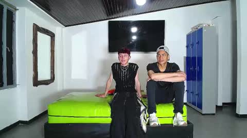 Snapshot of icevermilk chatting on 12, 11, 2025 THOMAS AND DAMIAND online show from 12, 11, 2025