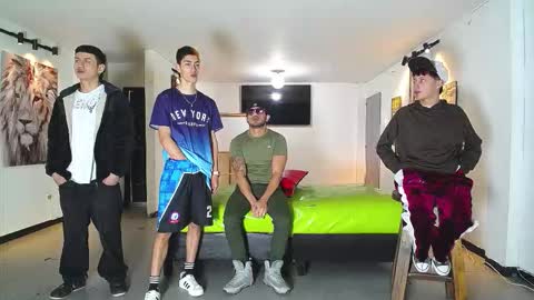 Snapshot of icevermilk chatting on 17, 11, 2025 THOMAS AND DAMIAND online show from 17, 11, 2025