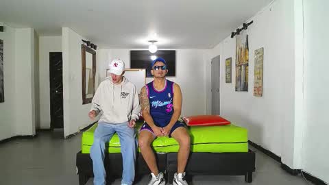 Snapshot of icevermilk chatting on 23, 11, 2025 THOMAS AND DAMIAND online show from 23, 11, 2025