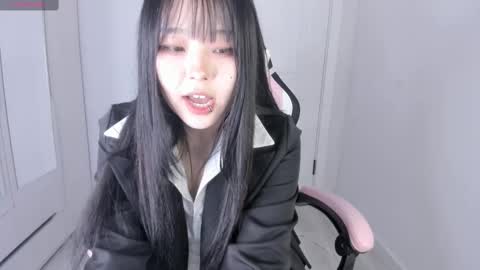 Hitomi   online show from 19, 2, 2025