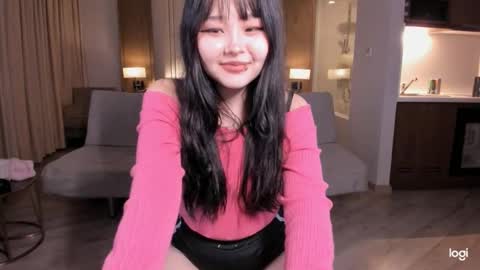 Hitomi   online show from 8, 3, 2025