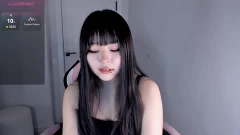 Hitomi   online show from 19, 11, 2025