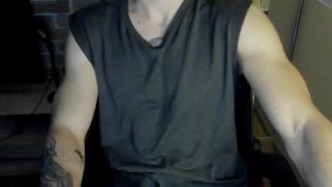 Snapshot of idkiww chatting on 28, 11, 2025 yo online show from 28, 11, 2025