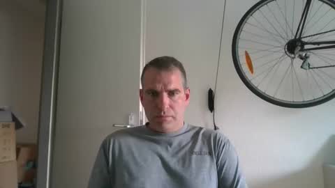 idontknowwhy1 online show from 9, 9, 2025