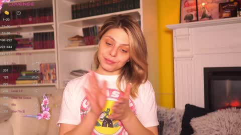 Snapshot of idontlikeguccibelts chatting on 2, 12, 2024 Little Flower online show from 2, 12, 2024