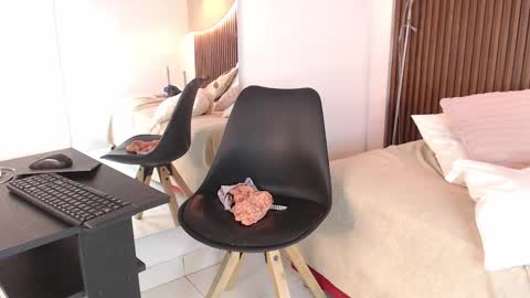 Snapshot of ifis_tiresia1 chatting on 11, 9, 2025 ifis online show from 11, 9, 2025