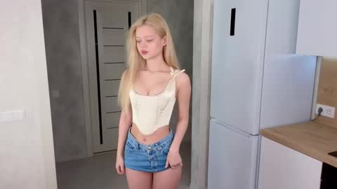 Lisa online show from 22, 2, 2025