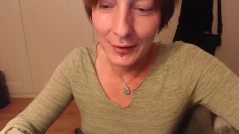 Snapshot of ifk_donkeysfr chatting on 10, 9, 2025 Ifk Donkeys online show from 10, 9, 2025