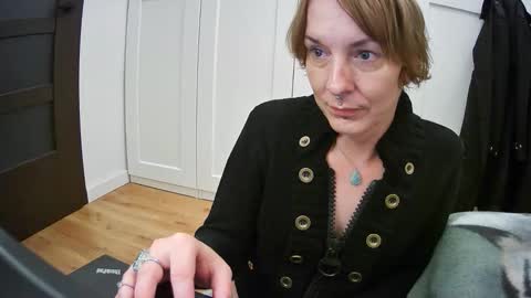 Snapshot of ifk_donkeysfr chatting on 2, 10, 2025 Ifk Donkeys online show from 2, 10, 2025