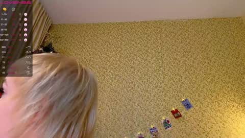 Emmy  help me reach 100 thumbs up online show from 25, 12, 2024