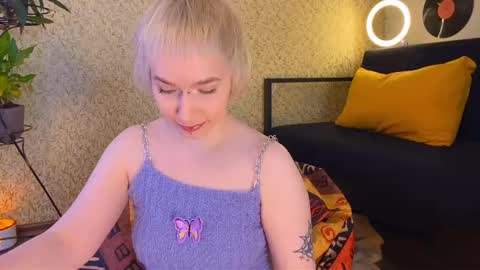 Emmy  help me reach 100 thumbs up online show from 2, 3, 2025