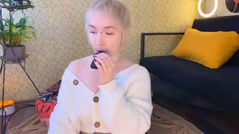 Emmy  help me reach 100 thumbs up online show from 10, 3, 2025