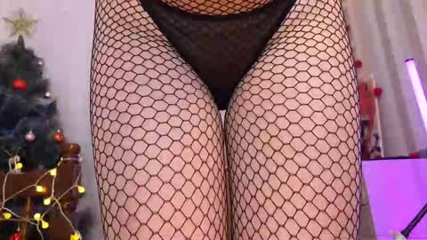 Snapshot of igotuscookies chatting on 7, 1, 2026 Emmy help me reach 100 thumbs up online show from 7, 1, 2026