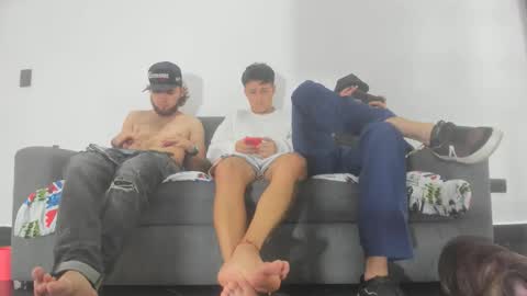 Snapshot of iham_28 chatting on 14, 11, 2025 Iham online show from 14, 11, 2025