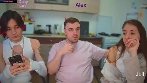 Julia and Mira online show from 5, 12, 2024