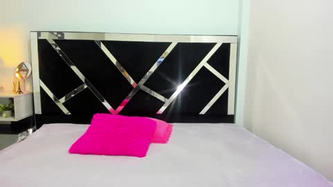 Isabella online show from 20, 9, 2025