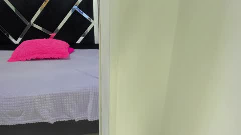 Isabella online show from 29, 9, 2025