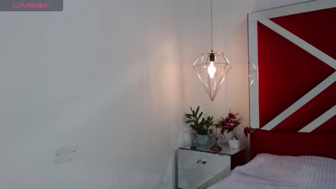 Isabella online show from 7, 11, 2025