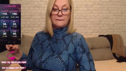 IlariaCetoi online show from 4, 2, 2025