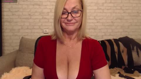 IlariaCetoi online show from 15, 9, 2025