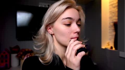 ileanacampbel online show from 17, 1, 2025