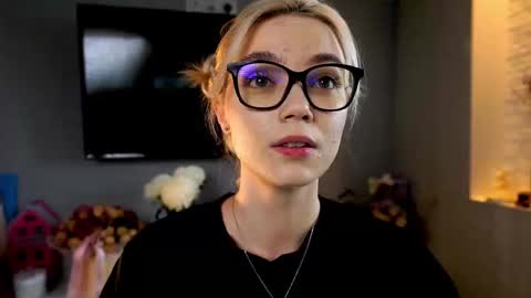 ileanacampbel online show from 4, 3, 2025