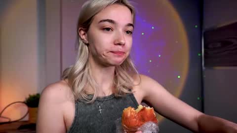 ileanacampbel online show from 12, 3, 2025