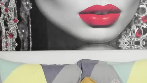 Snapshot of illegalbeauty87 chatting on 12, 11, 2025 Ingrid or more easier...Miss GoDDess Mistress online show from 12, 11, 2025