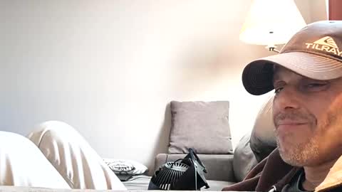 Ilovesquirterz1 online show from 22, 1, 2025