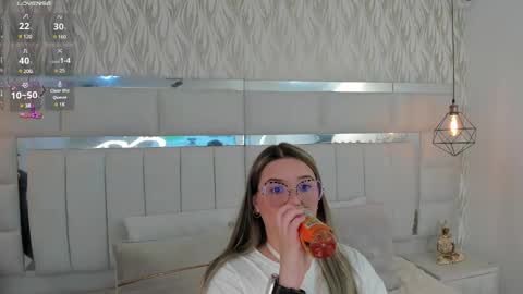 Snapshot of im_dalhia chatting on 3, 1, 2025 DAHLIA online show from 3, 1, 2025