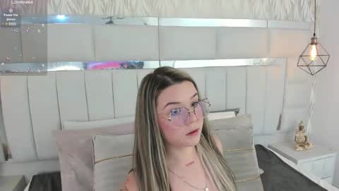 Snapshot of im_dalhia chatting on 8, 1, 2025 DAHLIA online show from 8, 1, 2025