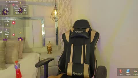 Snapshot of im_dalhia chatting on 4, 2, 2025 DAHLIA online show from 4, 2, 2025