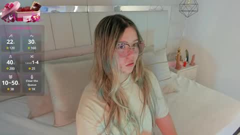 Snapshot of im_dalhia chatting on 6, 3, 2025 DAHLIA online show from 6, 3, 2025