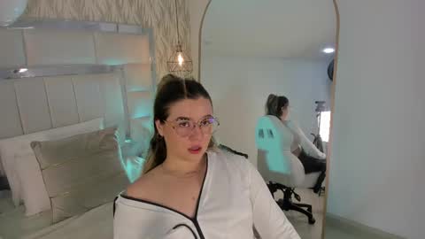 Snapshot of im_dalhia chatting on 17, 9, 2025 DAHLIA online show from 17, 9, 2025