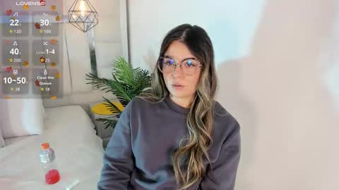 Snapshot of im_dalhia chatting on 29, 10, 2025 DAHLIA online show from 29, 10, 2025