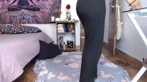 Cutie pie online show from 21, 10, 2025