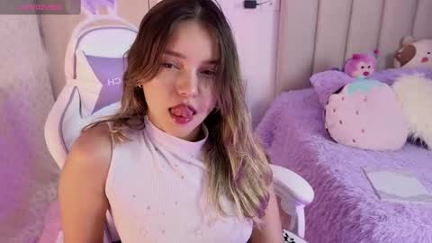 Larisa online show from 8, 9, 2025