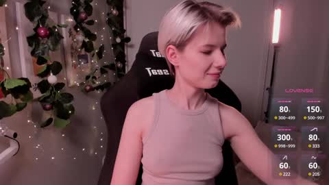 Snapshot of imnotmia chatting on 4, 1, 2025 Mia online show from 4, 1, 2025