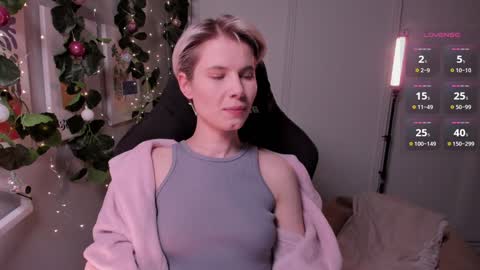 Snapshot of imnotmia chatting on 7, 1, 2025 Mia online show from 7, 1, 2025