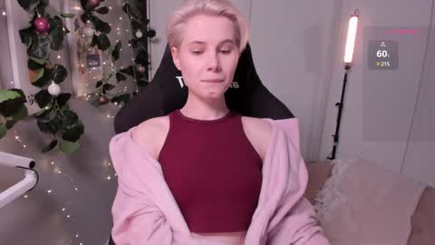 Snapshot of imnotmia chatting on 19, 1, 2025 Mia online show from 19, 1, 2025