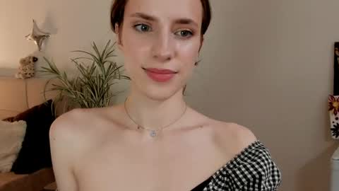 Snapshot of imogensy chatting on 7, 5, 2026 my name Imo Fansly online show from 7, 5, 2026