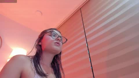 imsofia_dy online show from 4, 6, 2026