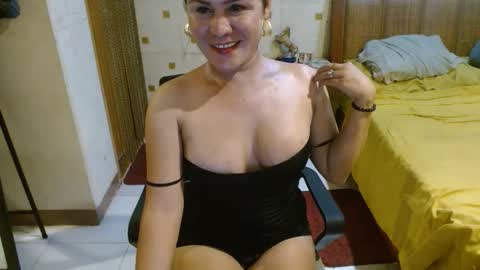 Snapshot of imyourfantasy10 chatting on 1, 2, 2026 charmel online show from 1, 2, 2026