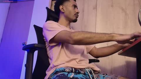 Daniel   thumb up me please its important Im new INDEPENDENT MODEL online show from 30, 3, 2026