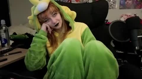 Inarafoxx online show from 20, 4, 2026