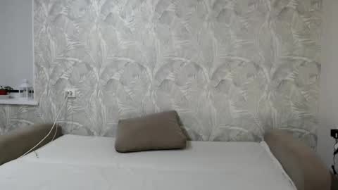 Snapshot of increible_della chatting on 5, 2, 2026 Della online show from 5, 2, 2026