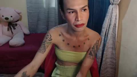 Snapshot of indaypakay_ts chatting on 28, 4, 2026 Pakay online show from 28, 4, 2026