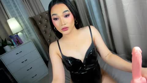 indestructabletrixie online show from 24, 12, 2024